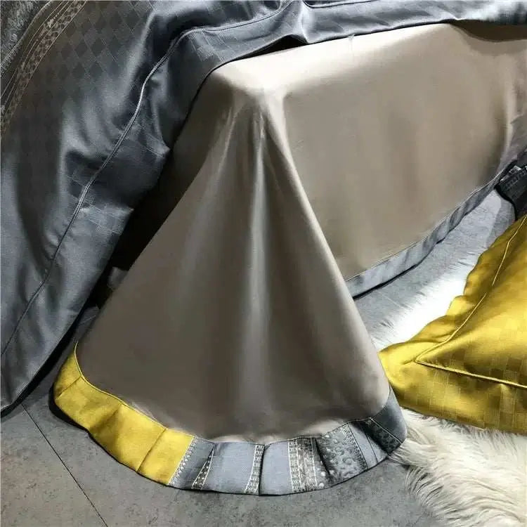Luxury black and gold yarn-dyed jacquard Egyptian cotton bedding set with satin finish and intricate woven pattern