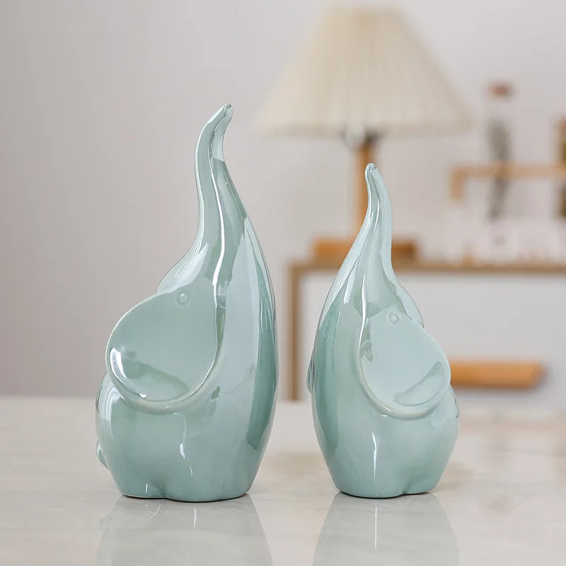 White Porcelain Creative Elephant Ornament .