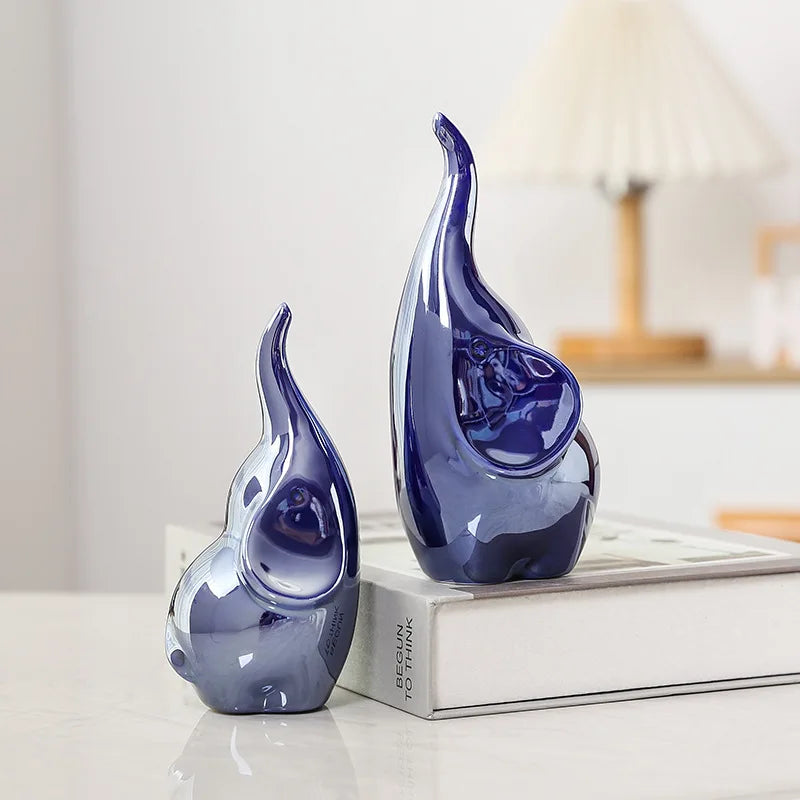 White Porcelain Creative Elephant Ornament .