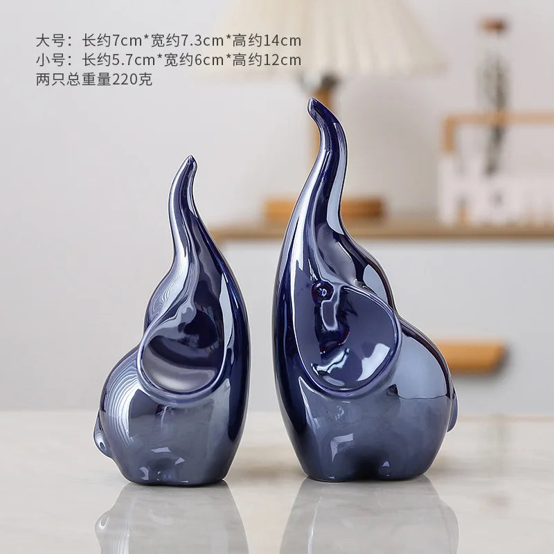 White Porcelain Creative Elephant Ornament .