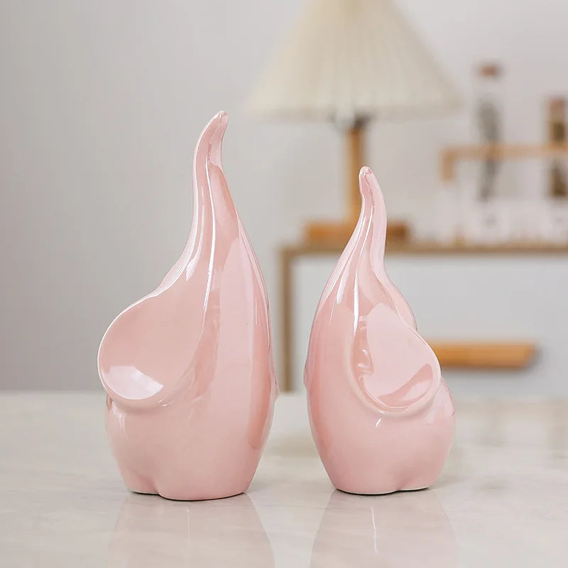 White Porcelain Creative Elephant Ornament .